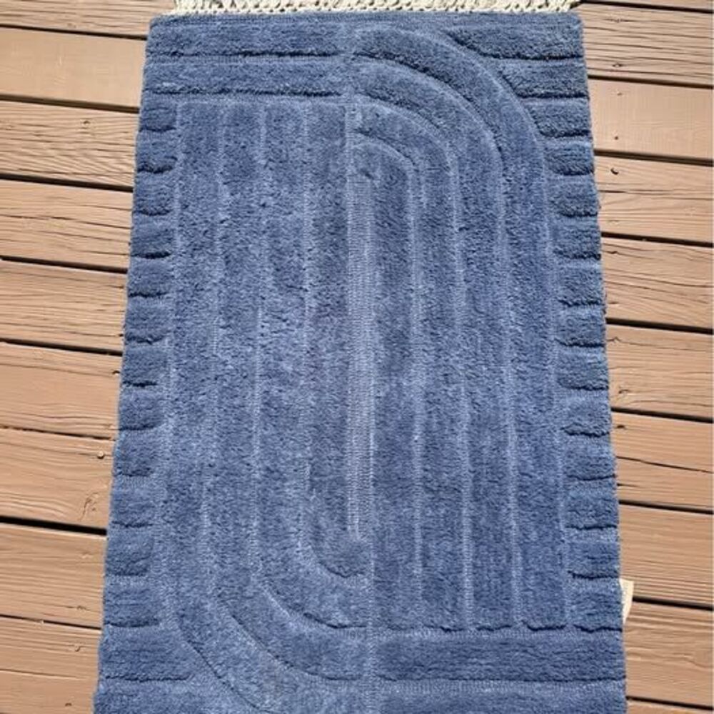 Blue 100% Wool Rug - 2.6 feet x 4 feet